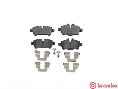 Set di 4 pastiglie freno BREMBO P 06 052