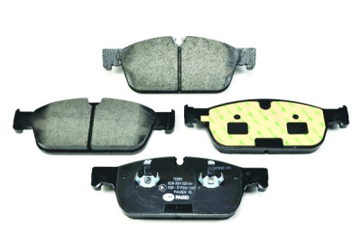 Set di pastiglie freno HELLA 8DB 355 020-841