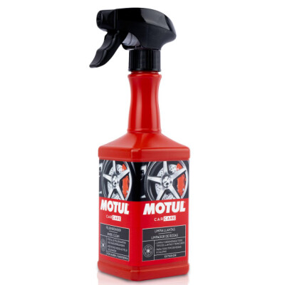 Motul pulisce i pneumatici.